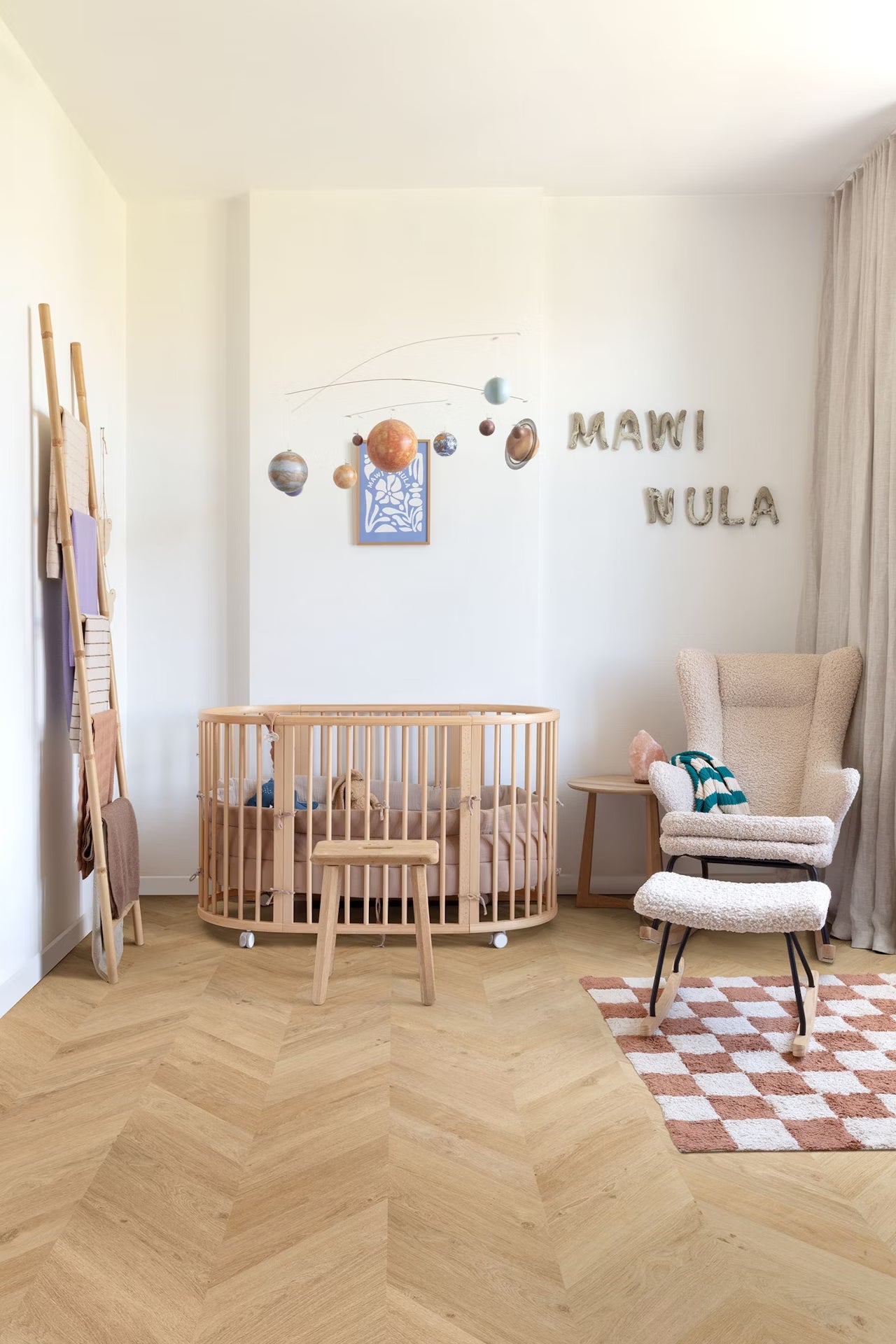 Conchita Vinyl  Chevron